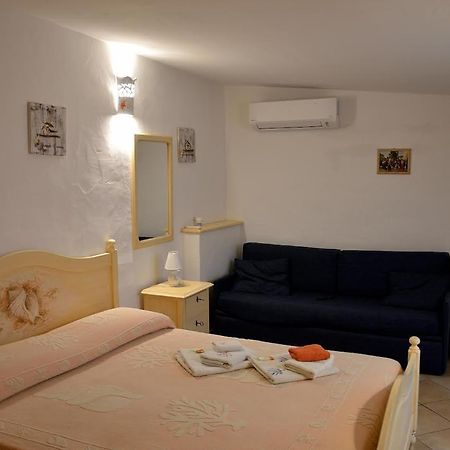 Villa Sprafundu La Maddalena  Exteriör bild