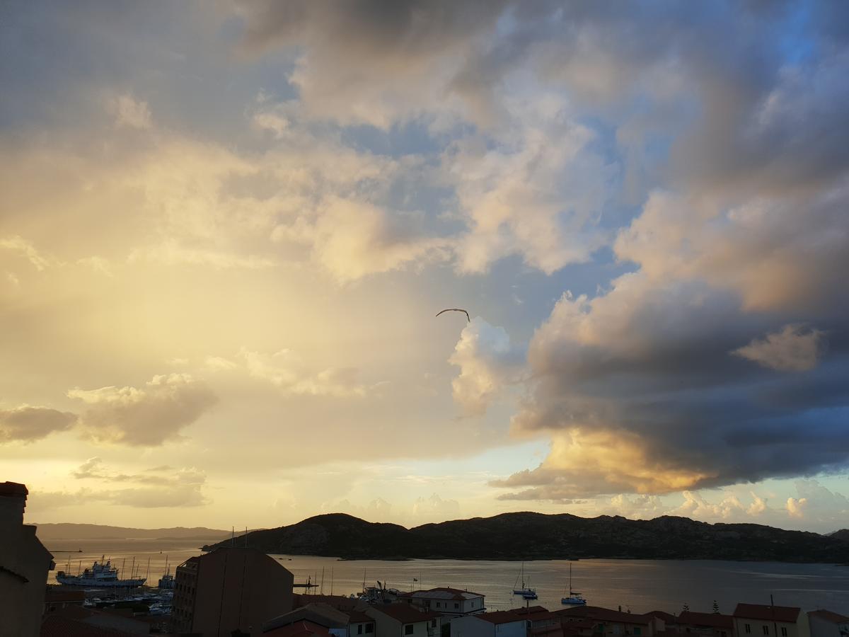 Villa Sprafundu La Maddalena  Exteriör bild