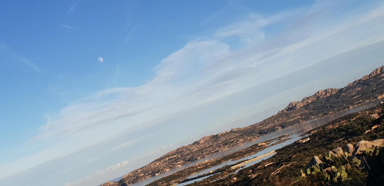 Villa Sprafundu La Maddalena  Exteriör bild
